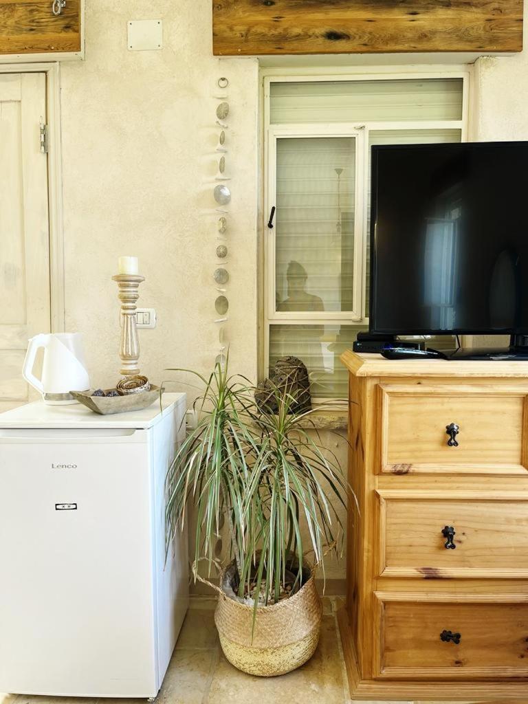 Appartement Benichuta à Mitzpe Hila Extérieur photo